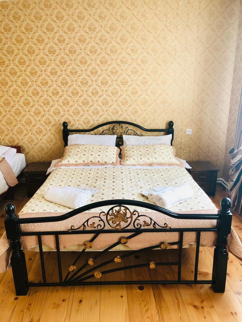 Guest House Elguja Qushashvili Kazbegi Exterior foto